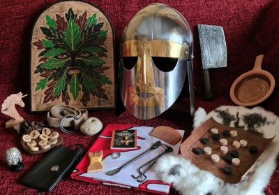 Image of contents in Anglo-Saxons artefacts box